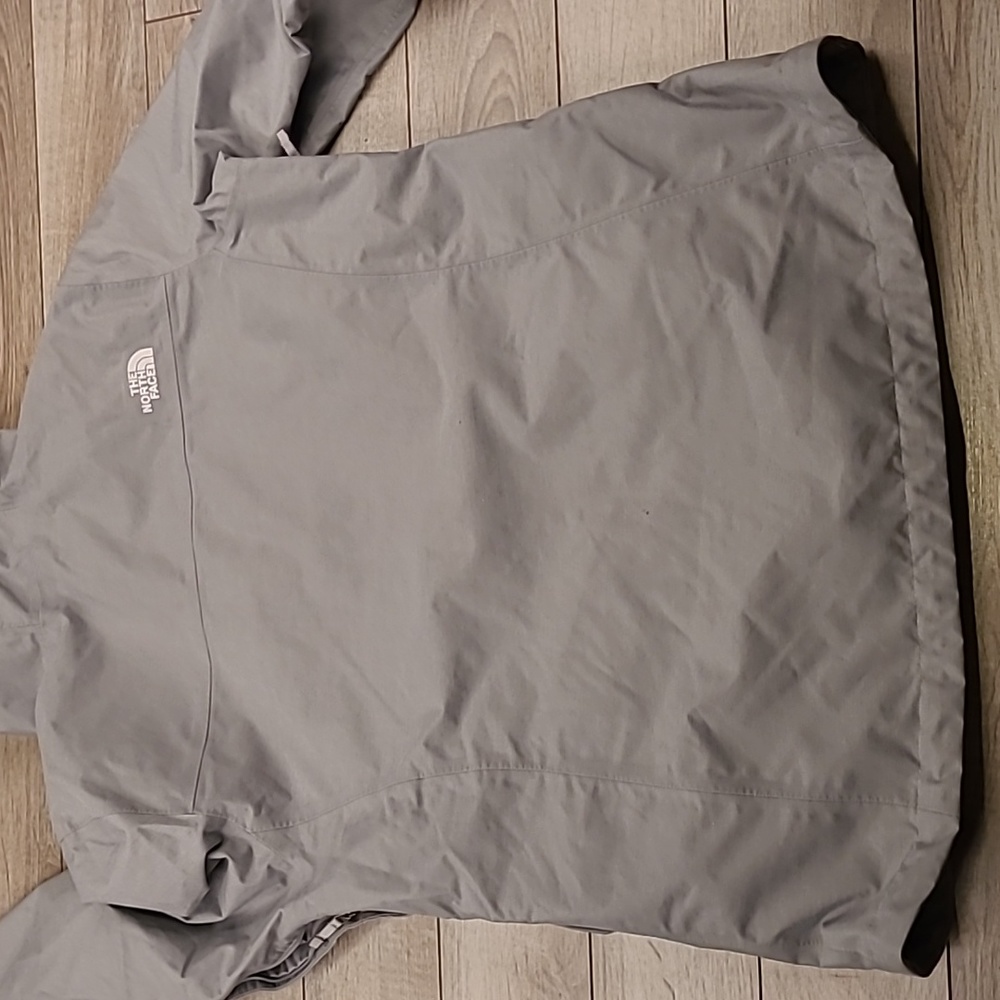 The North Face Gray Ski & Snow Jacket - Picture 6 of 10